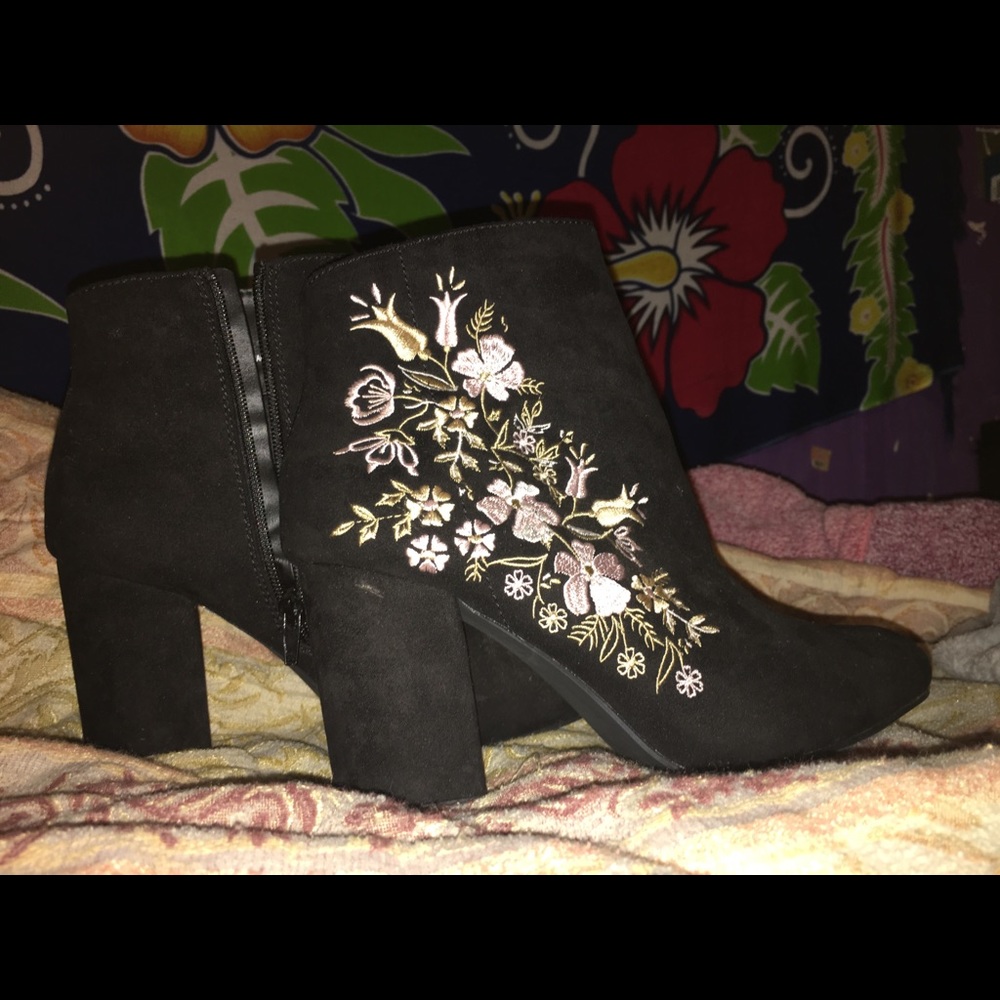 Velvet booties